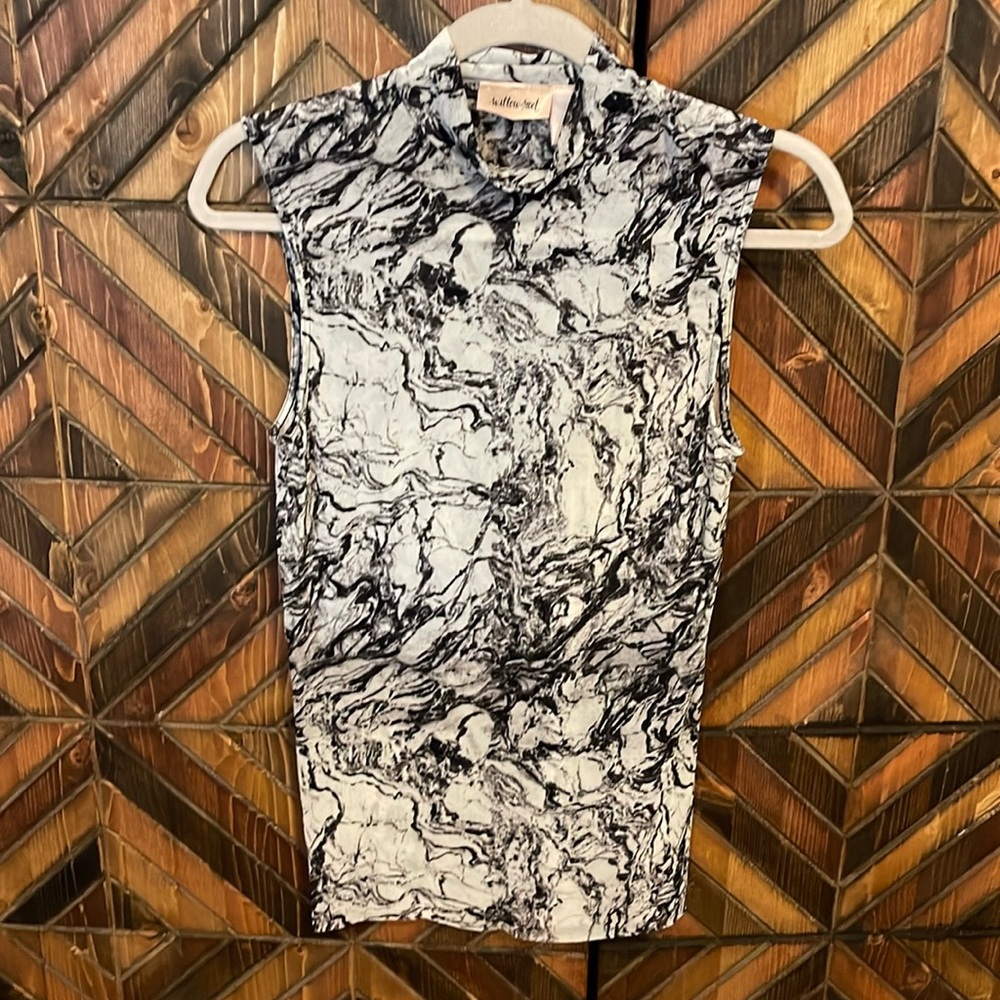 Mesh(see through) marble tank